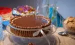 jennijii-cake-4703609_1280 cropped 5/3